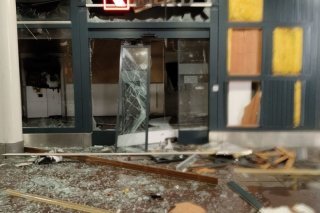 Les dégâts infligés aux installations et au bâtiment par le dynamitage des bancomats sont importants.